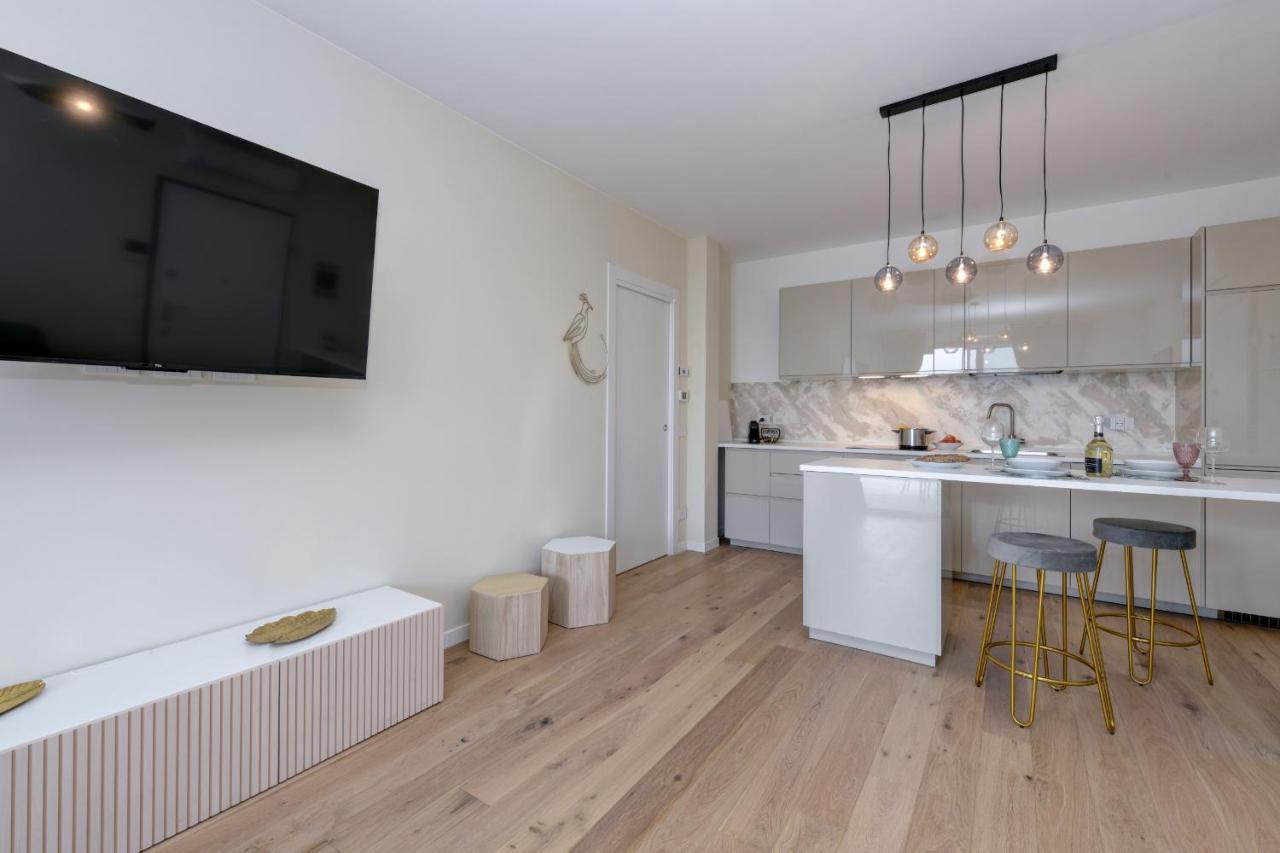 Opalia Residence - Garda Lake Lifestyle Apartment Peschiera del Garda Exteriör bild