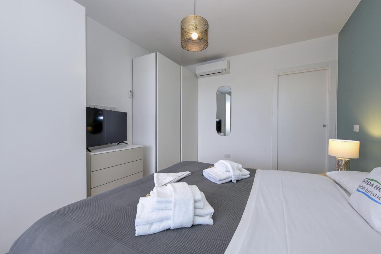Opalia Residence - Garda Lake Lifestyle Apartment Peschiera del Garda Exteriör bild