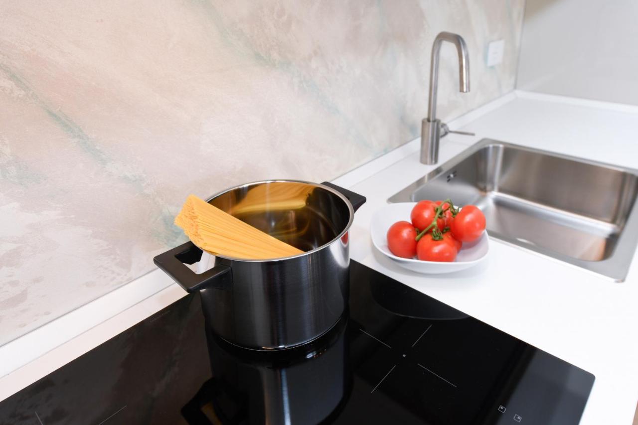 Opalia Residence - Garda Lake Lifestyle Apartment Peschiera del Garda Exteriör bild
